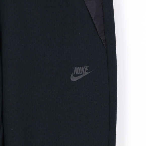 Nike Tech Fleece Cropped Pants - Picture 5 of 9